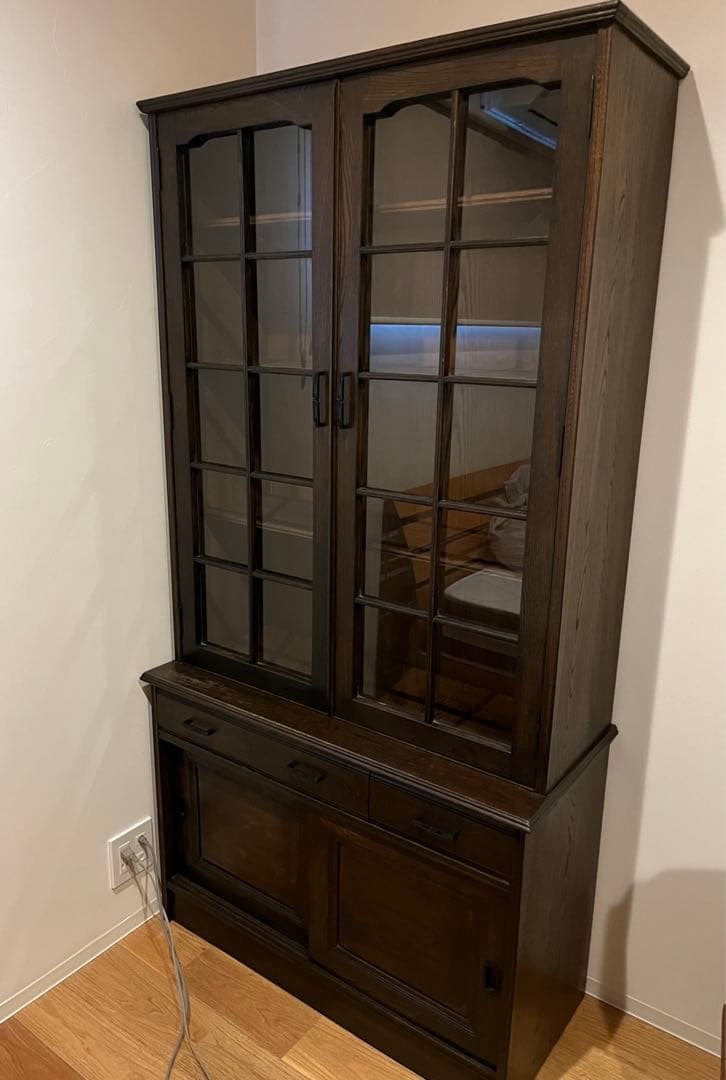 ダークブラウン 食器棚 ガラスキャビネット 飾り棚 本棚　ヴィンテージ