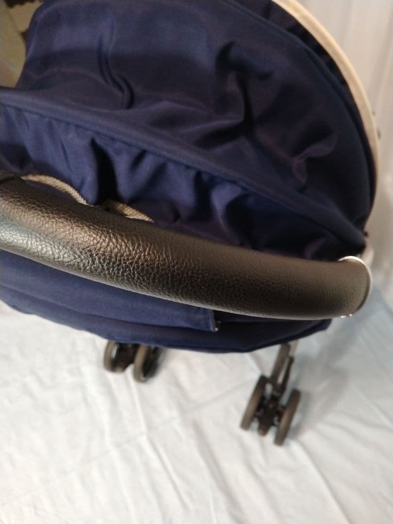 【美品】　Aprica 　ラクーナ ソファークッション　オート4輪　両対面式