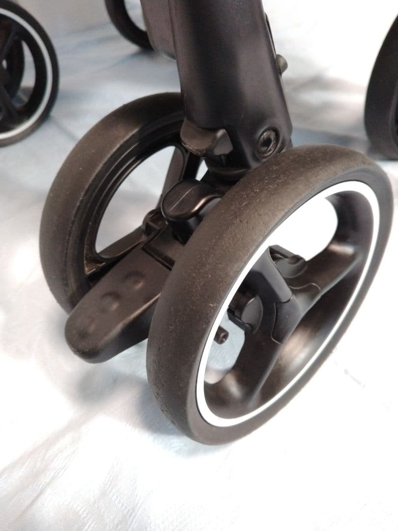 【美品】　Aprica 　ラクーナ ソファークッション　オート4輪　両対面式