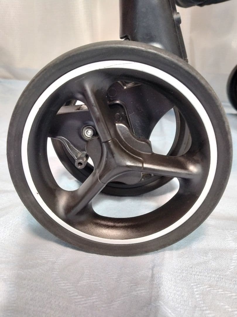 【美品】　Aprica 　ラクーナ ソファークッション　オート4輪　両対面式