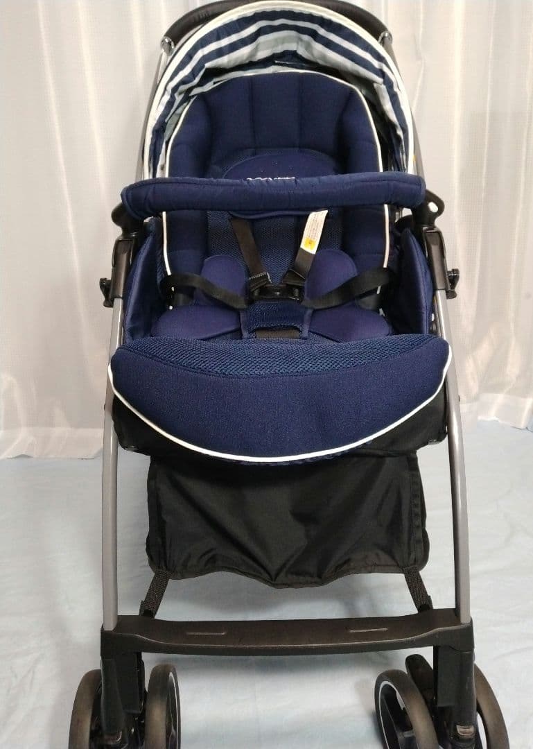 【美品】　Aprica 　ラクーナ ソファークッション　オート4輪　両対面式