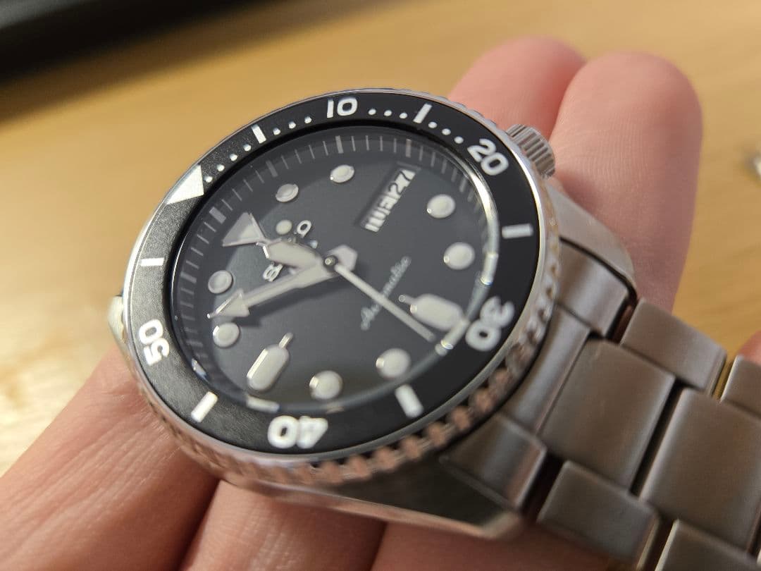 SEIKO5 sbsa225　FKMラバーストラップ付き　自動巻き