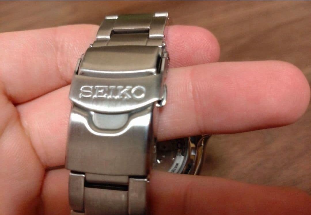 SEIKO5 sbsa225　FKMラバーストラップ付き　自動巻き