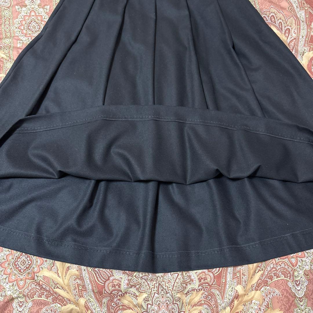 【新品未使用】S MAX MARA プリーツスカート 紺色 ブローチ付き