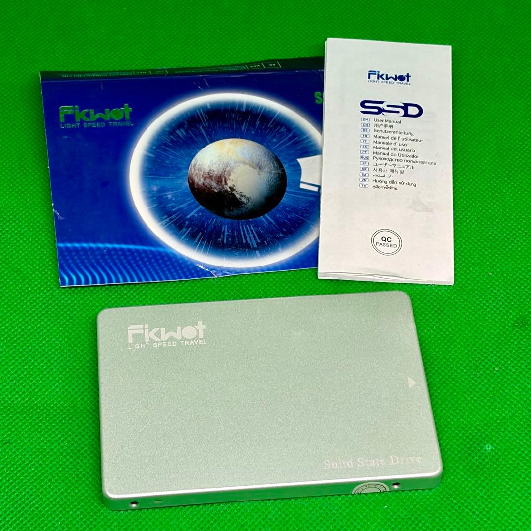 未使用　Fikwot FX812 1TB SSD 内蔵型 SATAⅢ