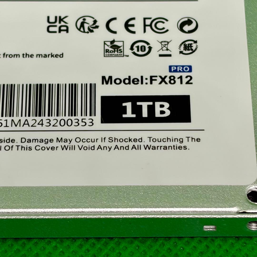 未使用　Fikwot FX812 1TB SSD 内蔵型 SATAⅢ