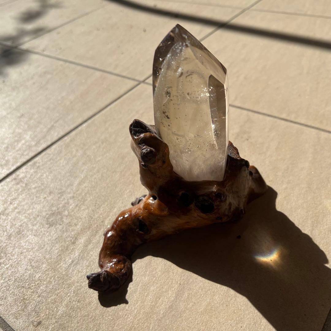 ファントムクォーツ　木製台座付き