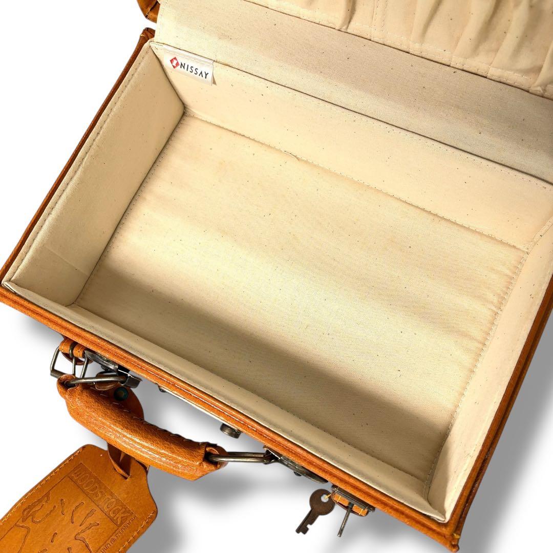 【極美品】スヌーピー　トランクケース　ハンドバッグ　レザー　革　金具　鍵付き