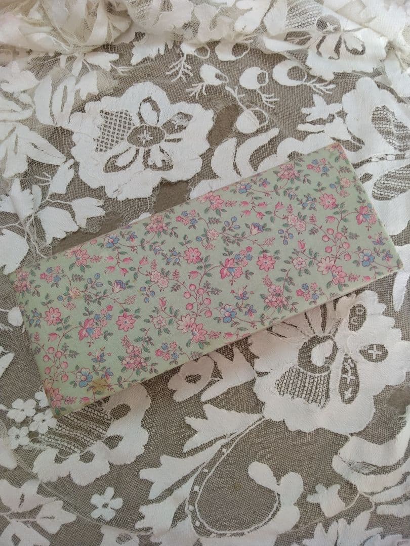 1点モノ★カルトナージュの花柄ボックス★ヨーロッパアンティーク箱フラワープリント