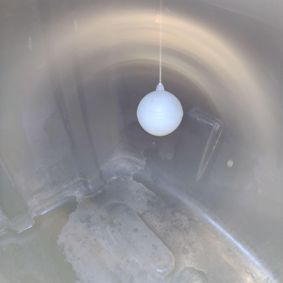 美品 飲用水 業務用 大型 貯水タンク 2500Lミネラルウォーター バルブ付き