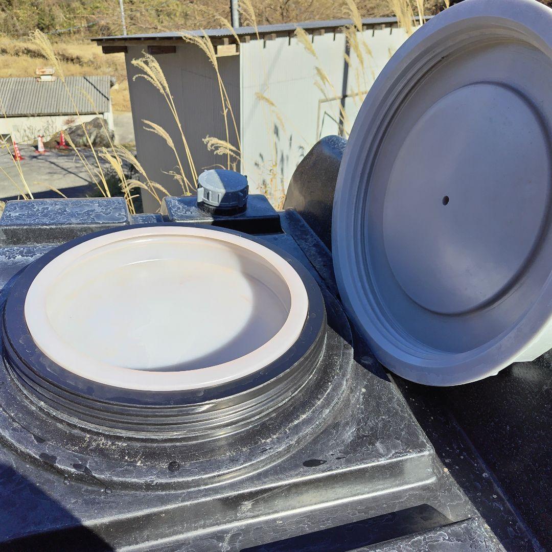 美品 飲用水 業務用 大型 貯水タンク 2500Lミネラルウォーター バルブ付き