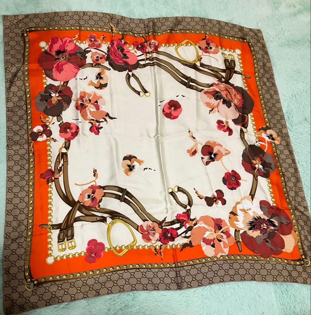 GUCCI 大判シルクスカーフ 花柄 クラシック　ヴィンテージ調