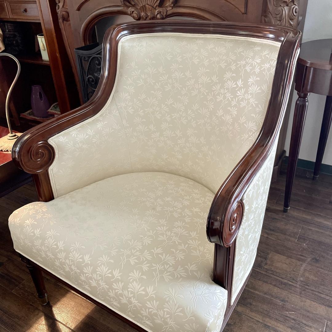 r114r100 飾らないスタイリッシュなフォルム シングルソファ クラシック