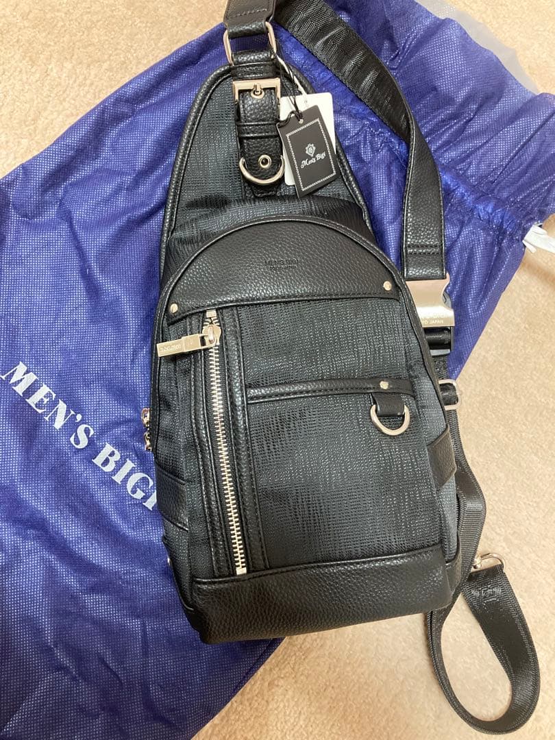 【新品タグ付】本革使用 MEN'S BIGI ブラック ボディバッグ