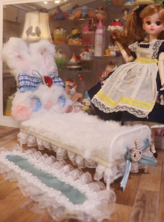 うさぎ　ドールベッド　1/12  ドールハウス　ブライス　リカちゃん　オビツ11