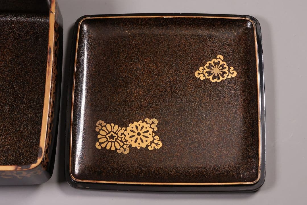 【MA808】時代 加賀蒔絵 桐鳳凰・花唐草 金蒔絵 梨地 饅頭箱 菓子箱 漆芸