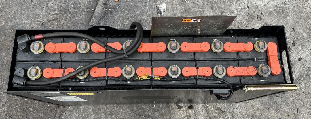 フォークリフトバッテリーSVCF280 48V （FBRM9-75-300使用）