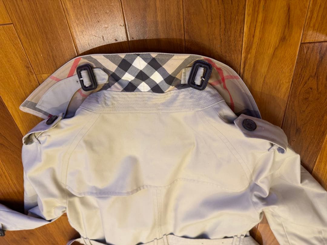 バーバーリー　ライトベージュ トレンチコート ダブルブレスト