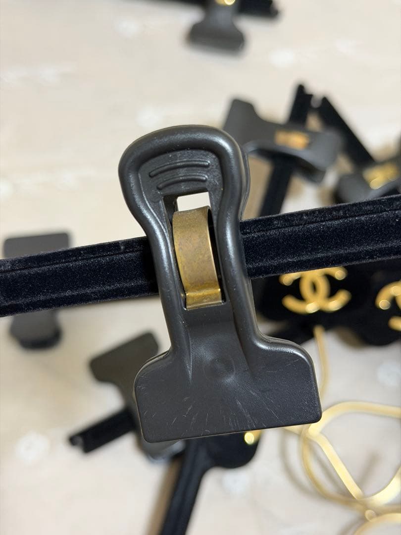 シャネル ロゴ付き衣類ハンガー 8本セット