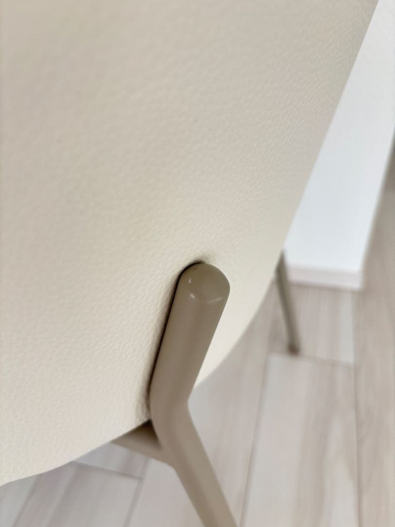 BoConceptボーコンセプト　ダイニングチェア　バニラホワイト　椅子