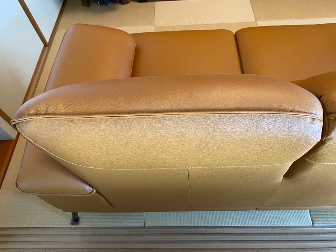 新品並　本革　2人掛けソファ　キャメル色