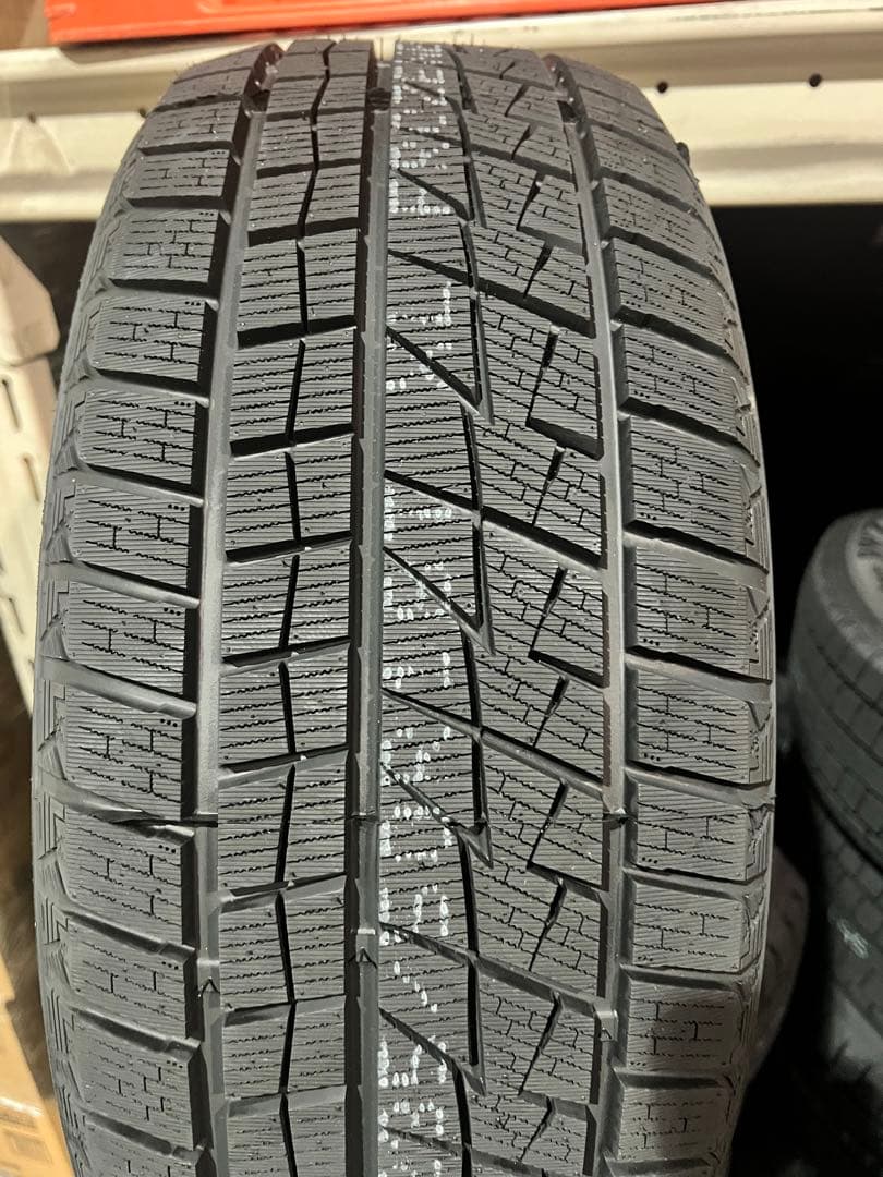 新品激安アルファードスタッドレスタイヤ 4本セット235/50R18 25年