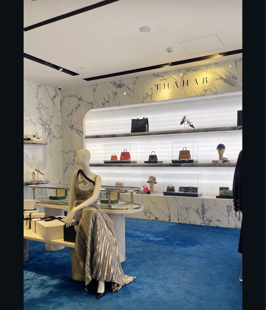 Bottega Veneta✨ツイストトライアングルフープピアス　スモール