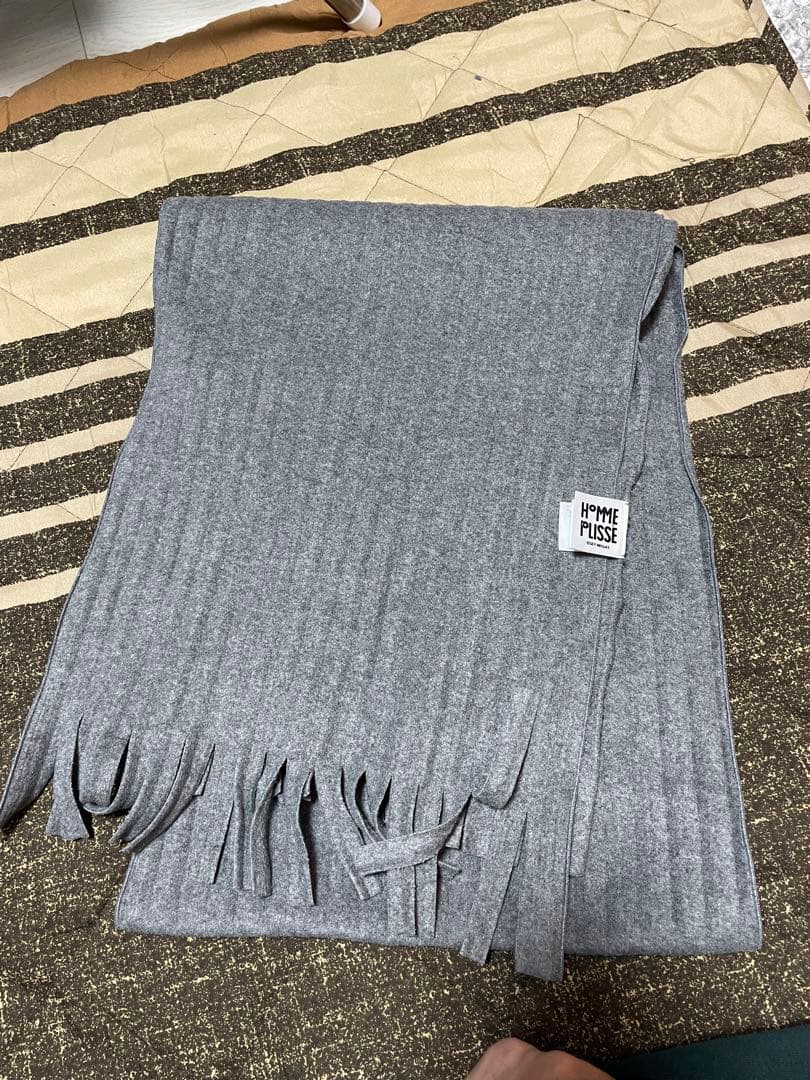 プリーツマフラー　オムプリッセイッセイミヤケ　グレー