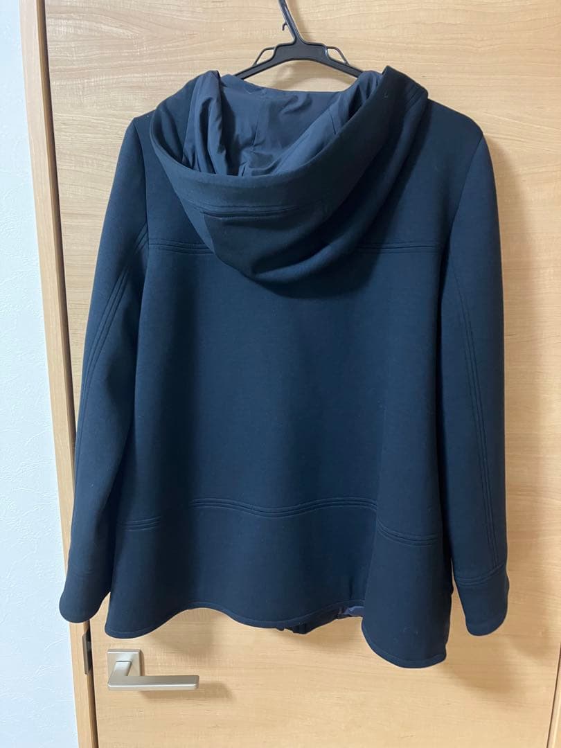 ピノーレ　フード付きダークネイビーダウンジャケット