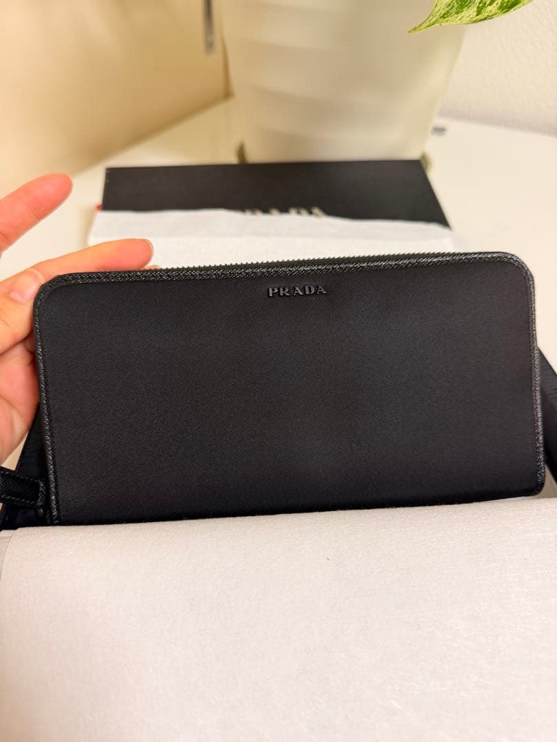 PRADA(プラダ) ラウンドファスナー長財布