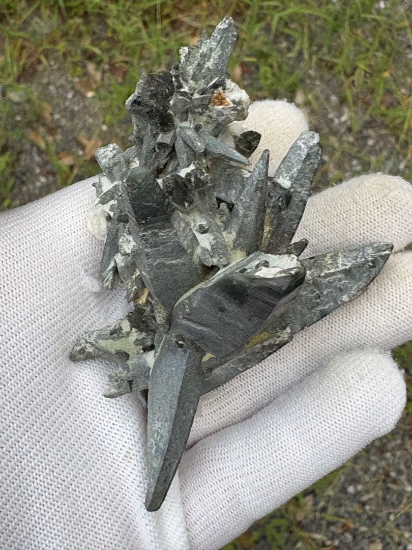 【匿名は発送】ガネッシュヒマール産 クローライト内包水晶