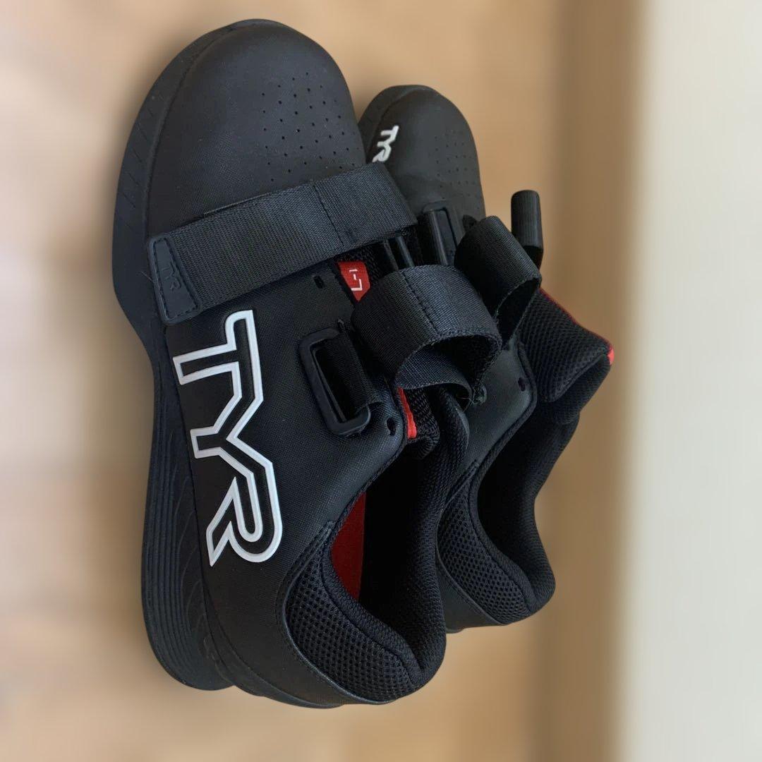 TYR L-1 エクストラワイド ブラック 9.5 / 11(約27cm)