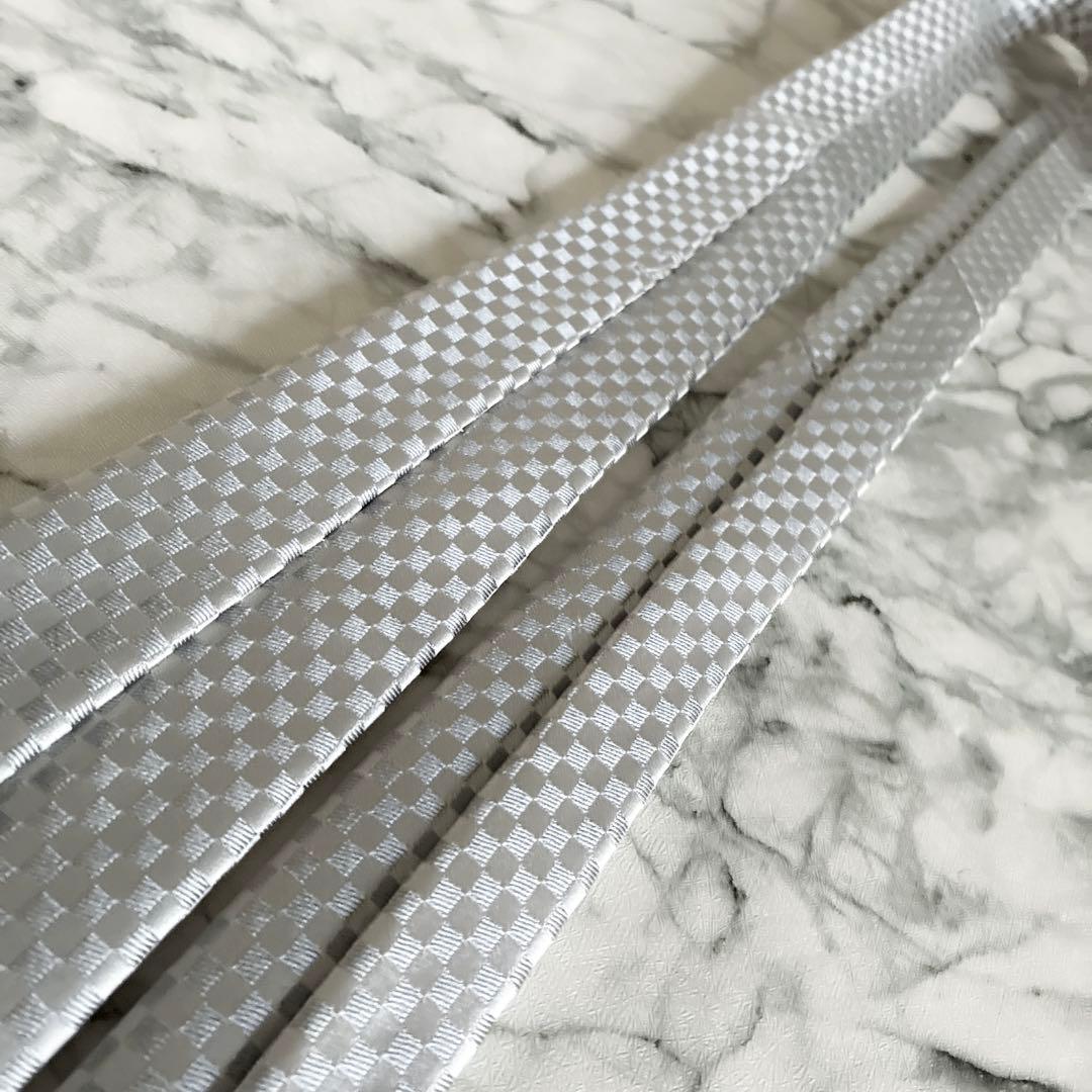 ✨未使用箱付き✨ルイヴィトン　マイクロダミエ　人気カラーシルバー　ネクタイ