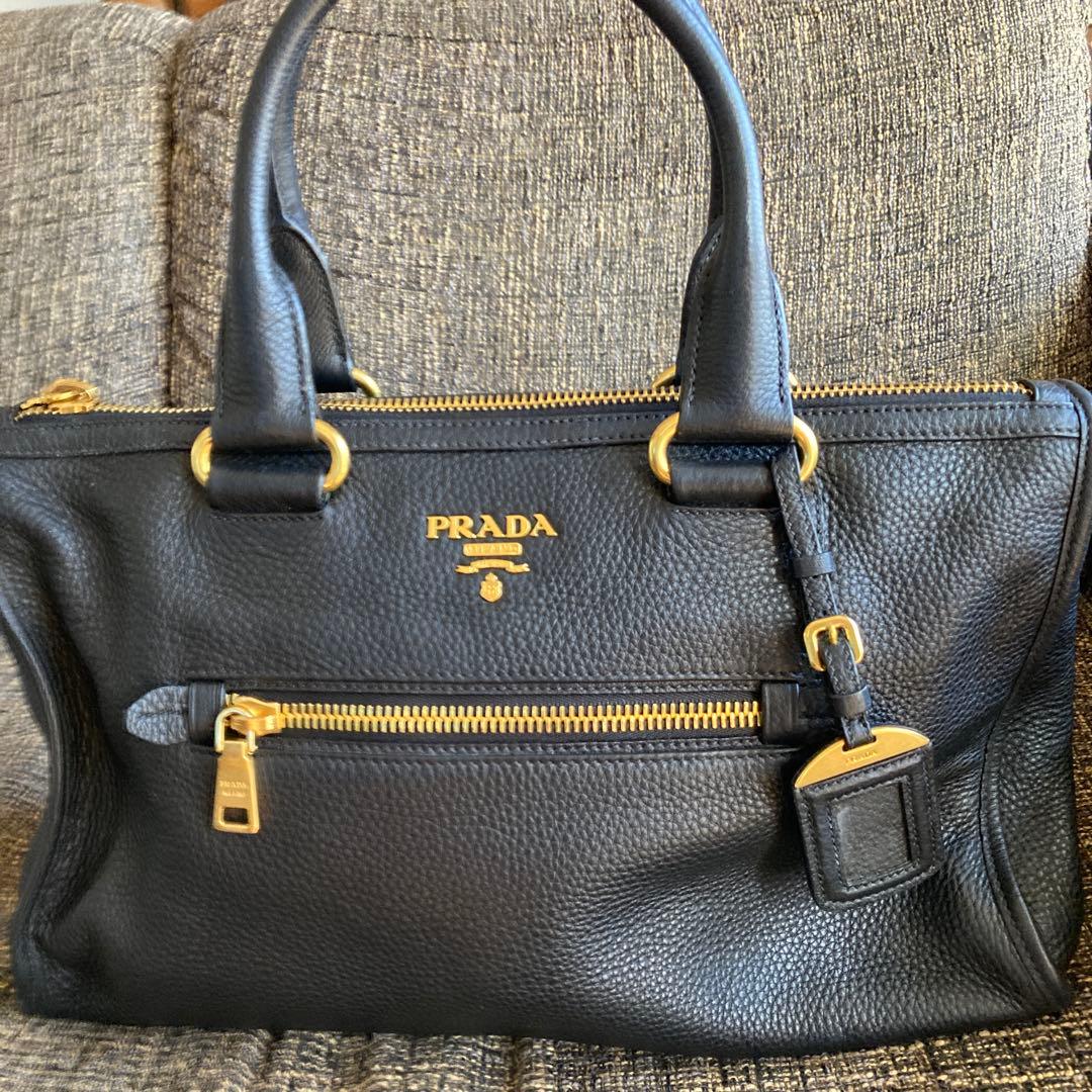 PRADA ブラックレザートートバッグ
