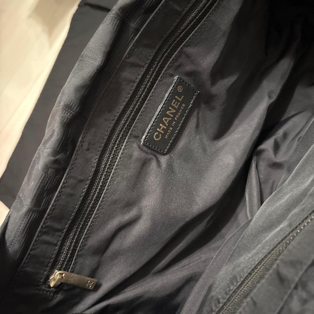 シャネル　ニュートラベルライン　トートバッグ　黒　CHANEL巾着付き