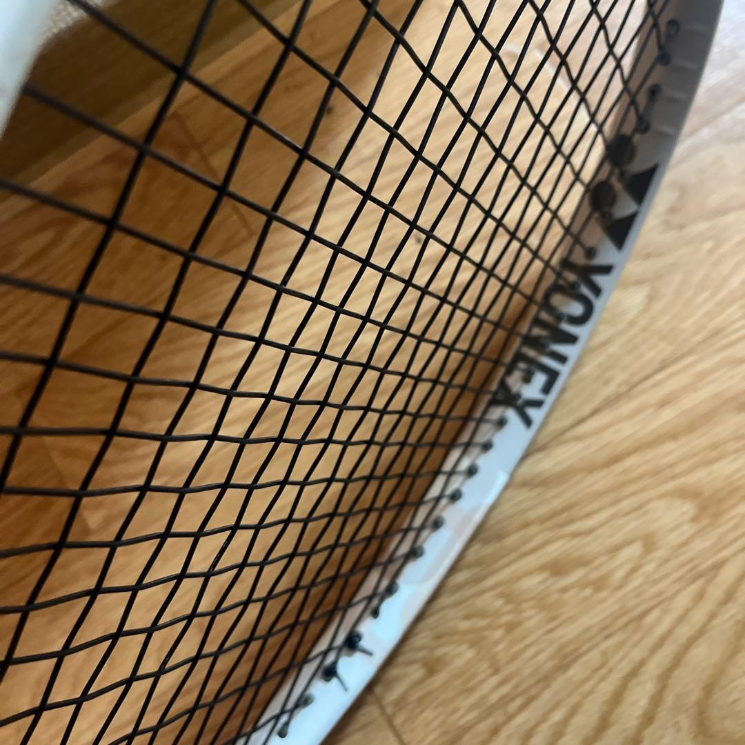 YONEX VCORE 100 硬式テニスラケット ガット:ポリツアープロ