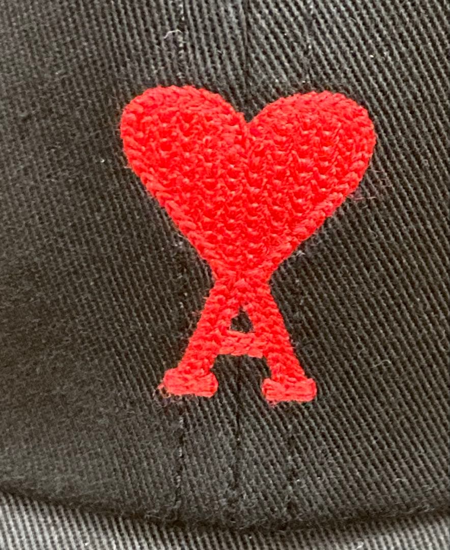 ami paris ベースボールキャップ ハート刺繍