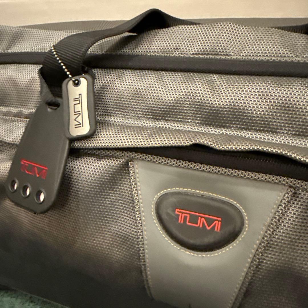 トゥミ TUMI製2輪キャリーケース大