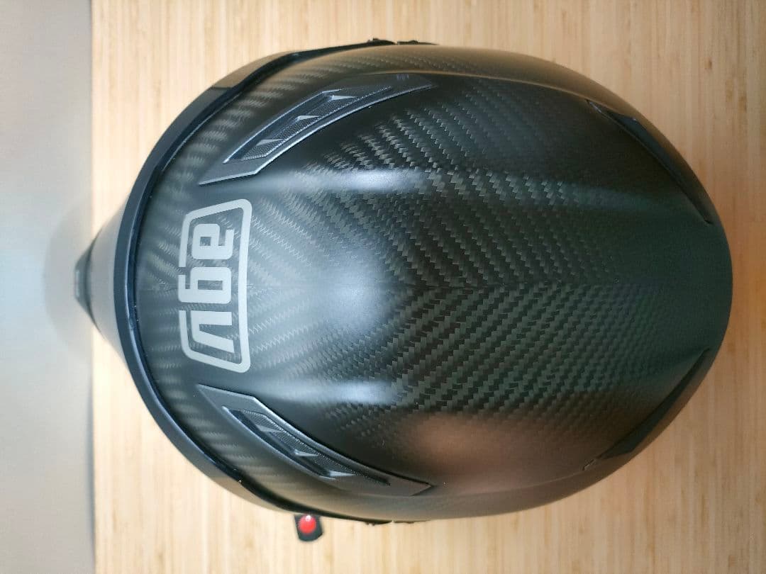 agv ヘルメット カーボン ax8