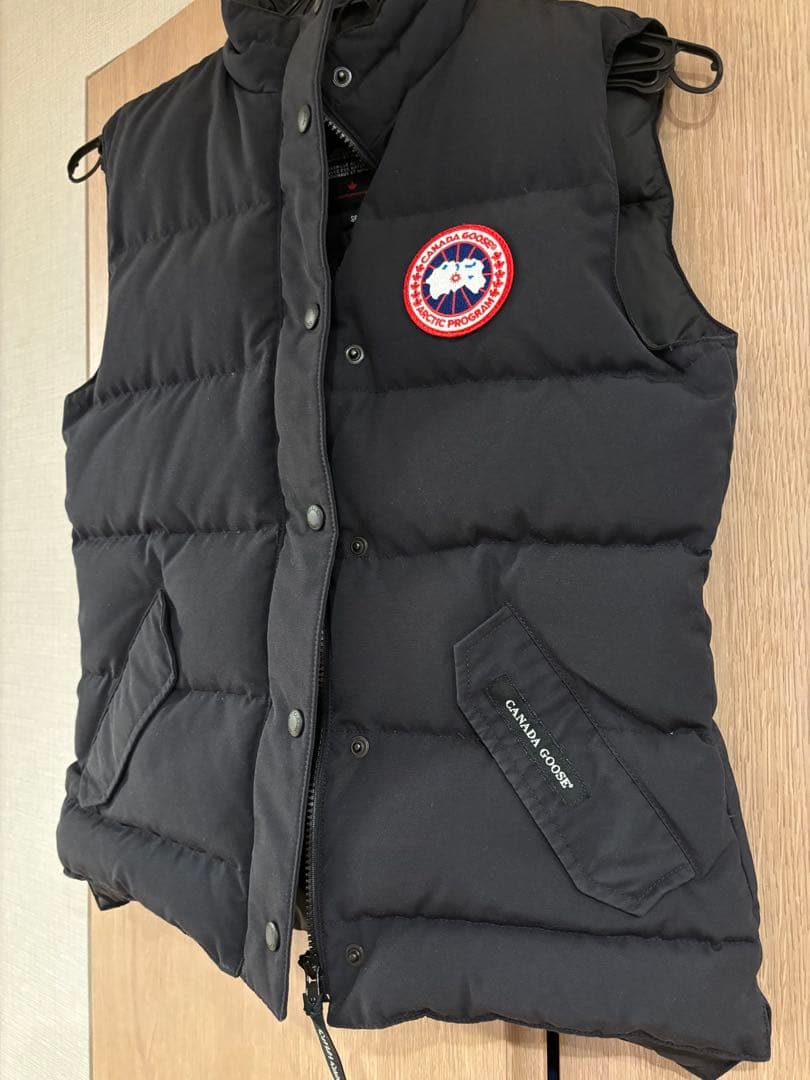 4*5様 カナダグース 黒 ダウンベスト