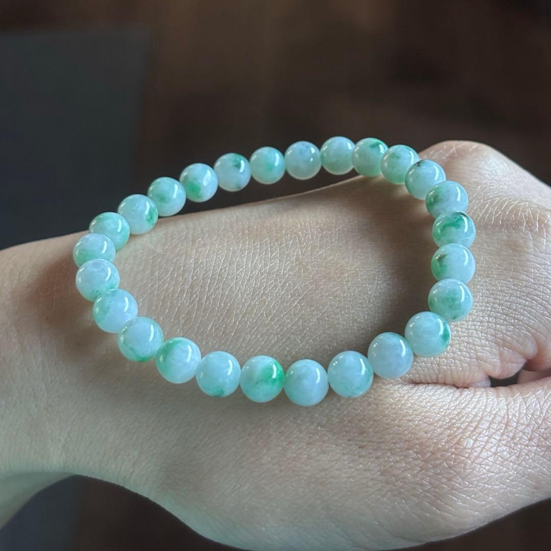 ミャンマー産天然本翡翠（A貨） 白氷 × 鮮やかな緑（飄花）ブレスレット