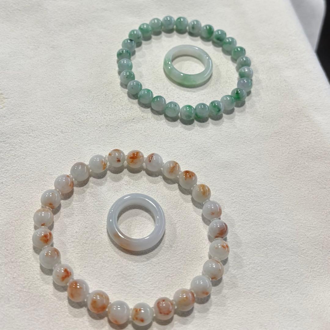 ミャンマー産天然本翡翠（A貨） 白氷 × 鮮やかな緑（飄花）ブレスレット