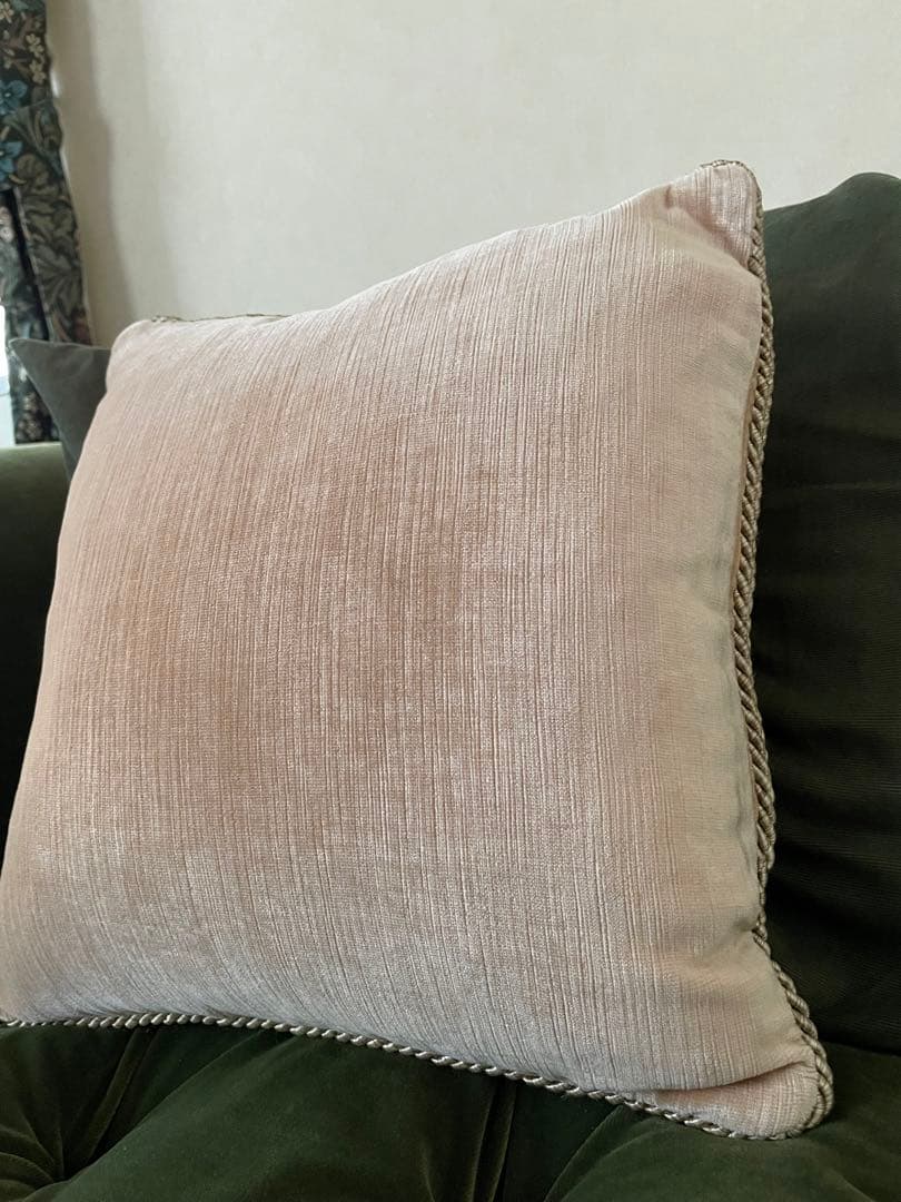 アンティーク風　クッション