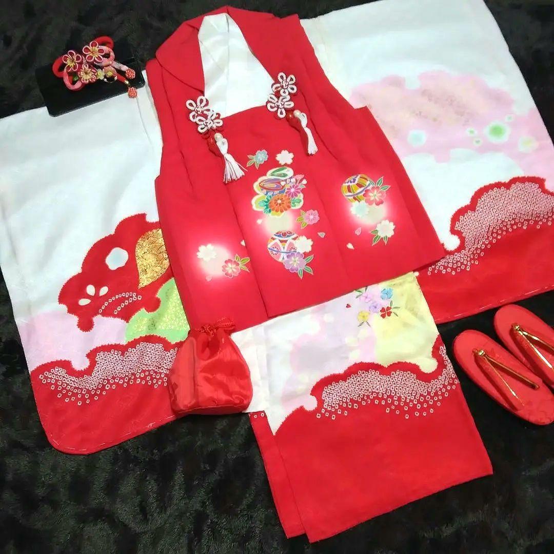 正絹綸子☆暈しに金彩ほぼ総刺繡の一つ身と新品友禅被布☆3歳七五三向け祝い着