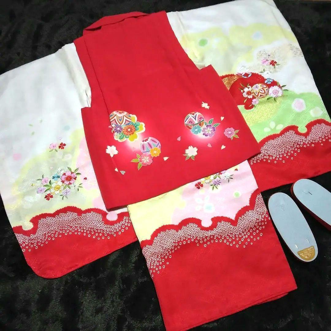 正絹綸子☆暈しに金彩ほぼ総刺繡の一つ身と新品友禅被布☆3歳七五三向け祝い着