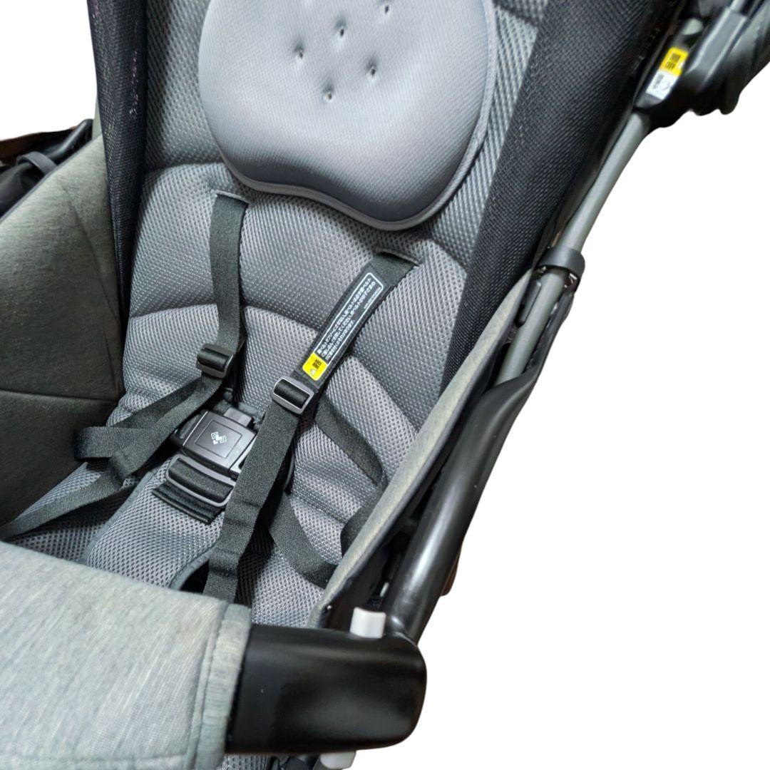 アップリカ クルリー A型 B型可 1ヶ月〜３歳 軽量 背面 グレー ベビーカー