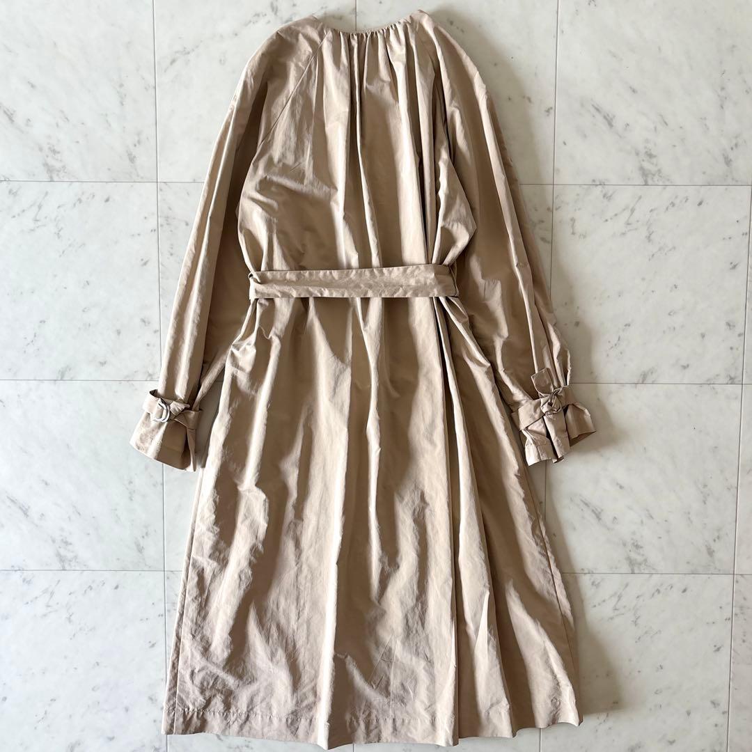 美品 マルティニーク パウダリータフタコート 洗える ノーカラー トレンチコート