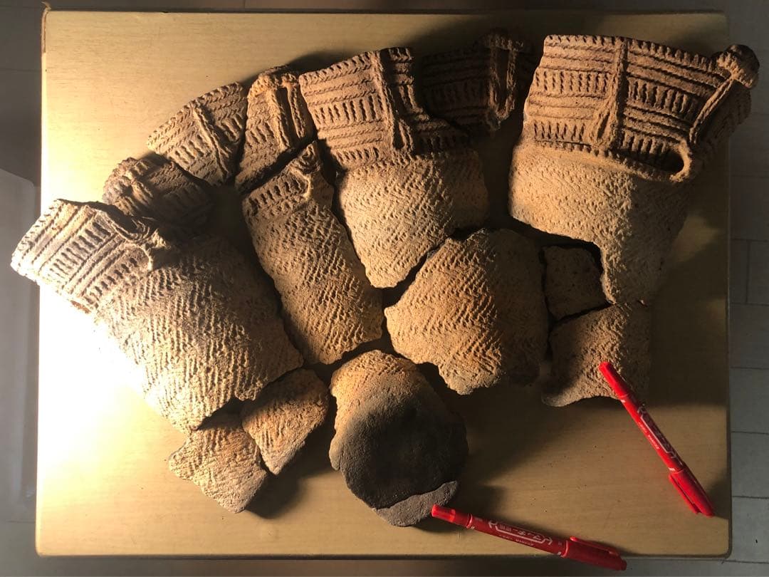 「縄文土器の欠片 No.526」です。