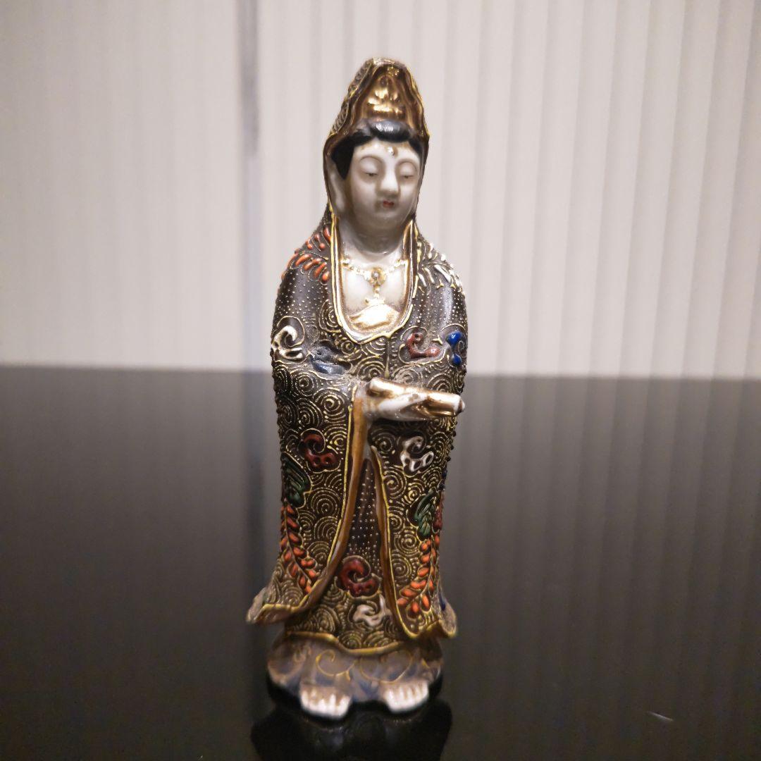 伝統的な日本の仏像 置物