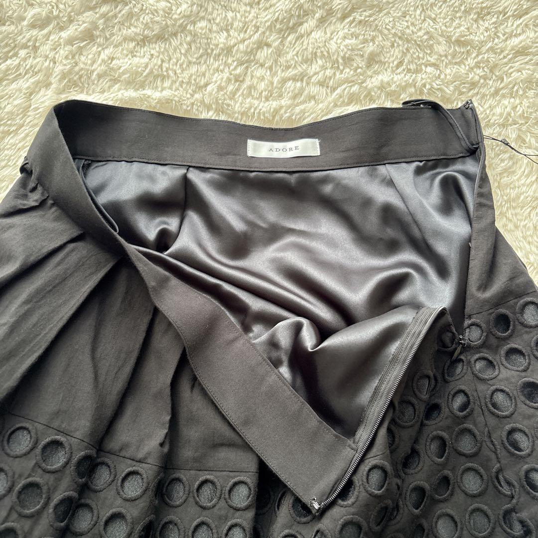 【新品タグ付き】アドーア アイレット エンブロイダリー スカート ロング 黒 Ｍ